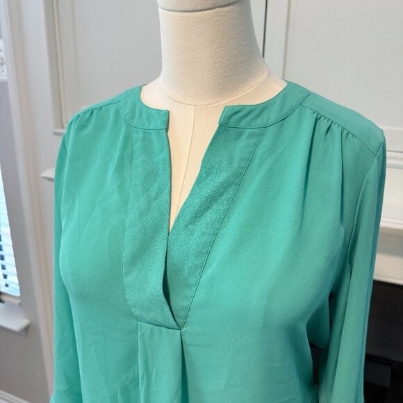 💚 Van Heusen Teal Split-Neck Blouse – Size M 💚 - Picture 1 of 11